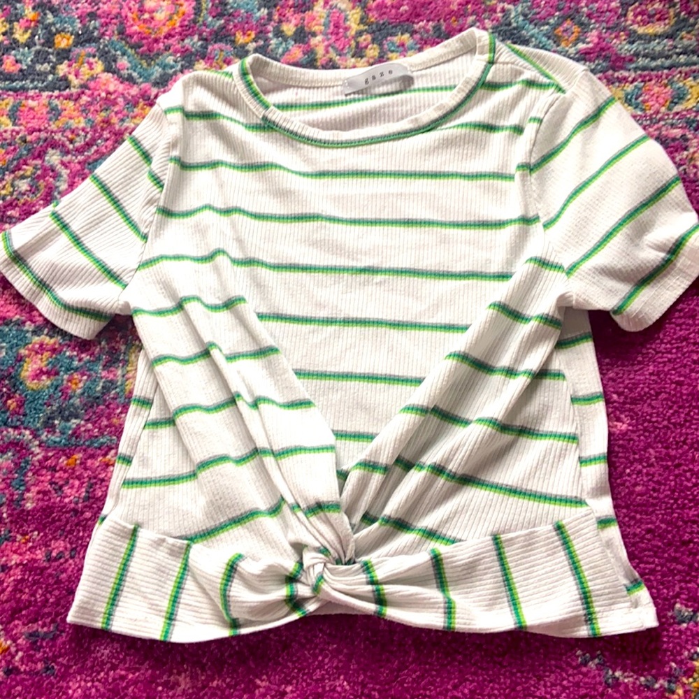 tshirt with light green,dark green,lavender,knot!